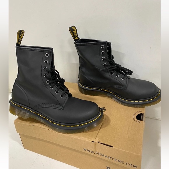 Dr Martens boots - Picture 4 of 8